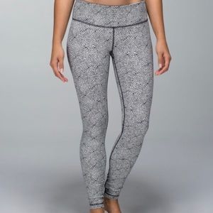 Lululemon Wunder Under Crop leggings SIZE 2